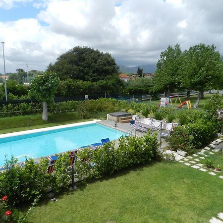 Hotel Patrizia Marina di Massa Bagian luar foto