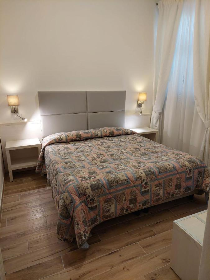 Hotel Patrizia Marina di Massa Bagian luar foto