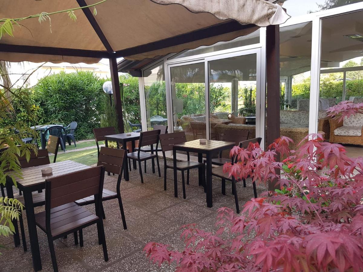 Hotel Patrizia Marina di Massa Bagian luar foto